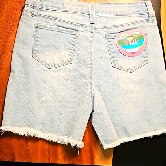 YMI Girl: Hybrid Denim Shorts...Various Size - Picture 4 of 11